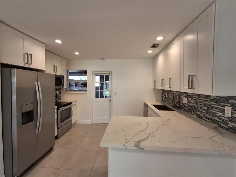 2300 NW 3rd Ave in Wilton Manors, FL - Building Photo