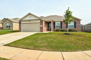 11705 NW 133rd St in Piedmont, OK - Building Photo