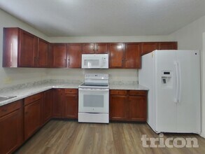 824 Streamside Dr in Greenfield, IN - Building Photo - Building Photo