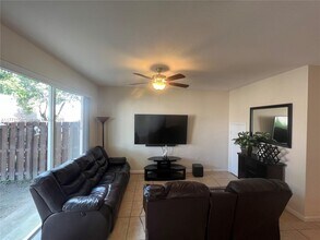 938 NE 29th Terrace in Homestead, FL - Building Photo - Building Photo