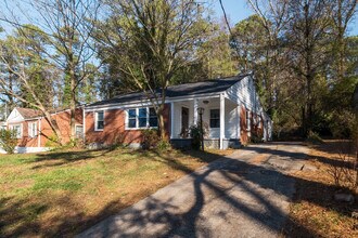 1850 Hillsdale Dr in Decatur, GA - Building Photo - Building Photo
