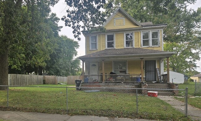 1817 N Superior St in Toledo, OH - Building Photo - Building Photo