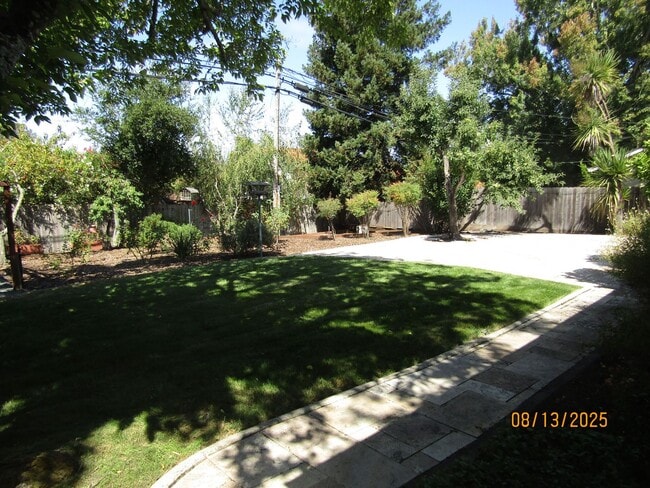 1257 St Francis Rd in Santa Rosa, CA - Foto de edificio - Building Photo