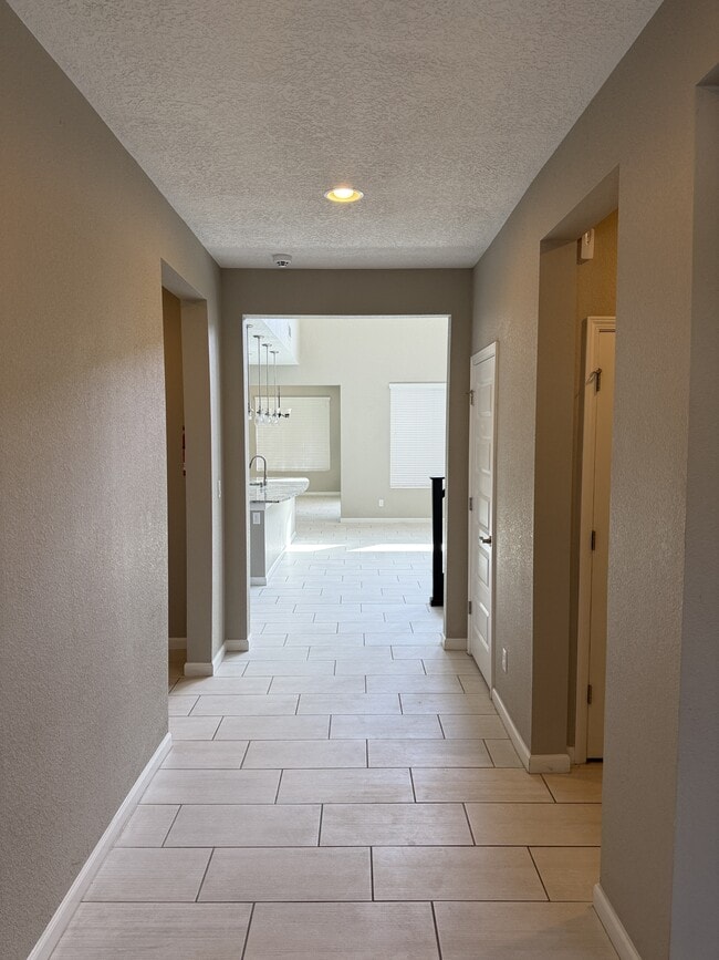 6624 Yawkey Way NE in Albuquerque, NM - Building Photo - Building Photo