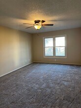 5424 S Stonegate Ave in Springfield, MO - Building Photo - Building Photo