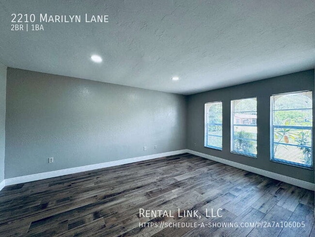 2210 Marilyn Ln in Ft. Myers, FL - Building Photo - Building Photo