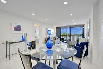 6 Royal Palm Way in Boca Raton, FL - Building Photo - Building Photo