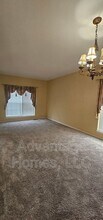 809 Midjay Dr in Liberty, MO - Building Photo - Building Photo