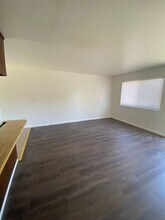 1023 W 7th St in Hanford, CA - Building Photo - Building Photo