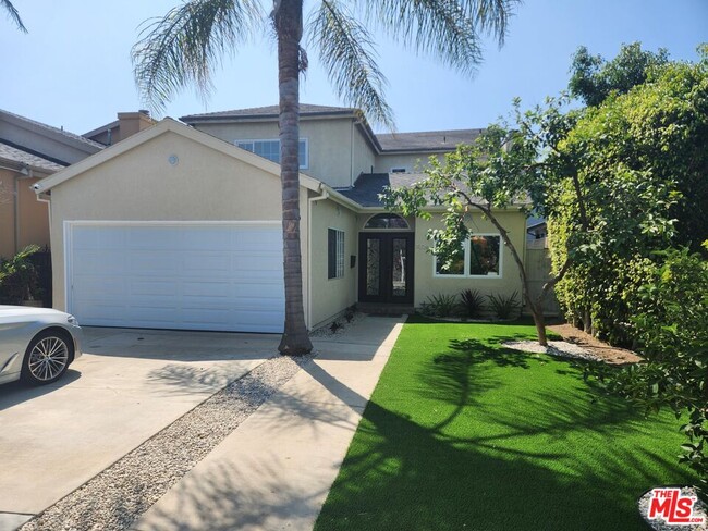 property at 1719 Wellesley Ave