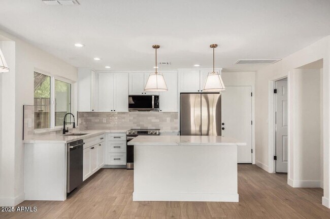 property at 5310 E Kathleen Rd