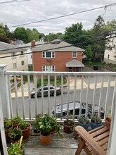 93 Hillside Rd, Unit 2 in Watertown, MA - Building Photo - Building Photo
