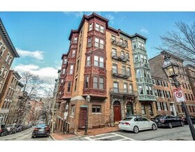 29 Revere St, Unit 1 in Boston, MA - Building Photo - Building Photo