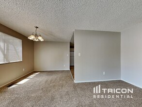 977 Rio Vista Dr in Sparks, NV - Building Photo - Building Photo