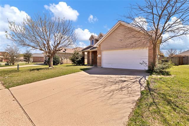 1217 Foxtail Ln in Crowley, TX - Building Photo - Building Photo