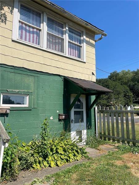 property at 221 N Liberty St