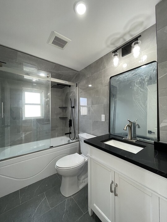 17 Pleasant St in Boston, MA - Building Photo