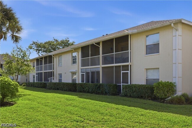 600 Squire Cir in Naples, FL - Building Photo - Building Photo