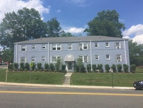 Westover Flats I in Arlington, VA - Foto de edificio - Building Photo