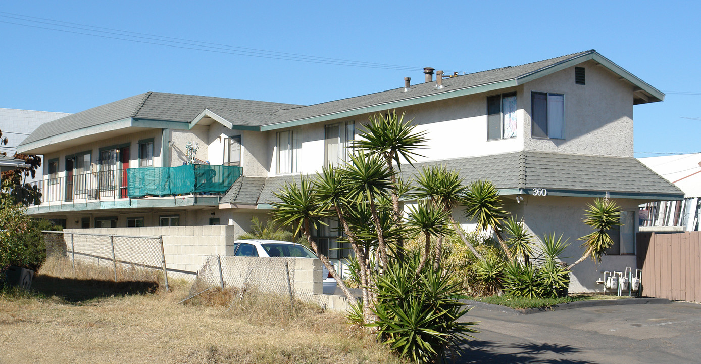 360 Millar Ave in El Cajon, CA - Foto de edificio