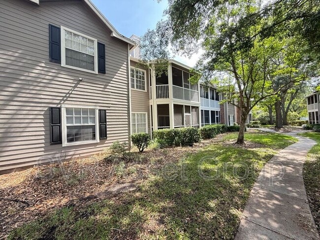 10000 Gate Pkwy N