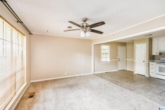 1032 Sandy Brook Cir in Birmingham, AL - Building Photo - Building Photo