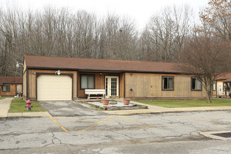 Andover Apartments in Andover, OH - Building Photo - Building Photo