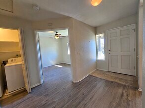 956 Lupine Hills Dr, Unit 53 in Vista, CA - Foto de edificio - Building Photo