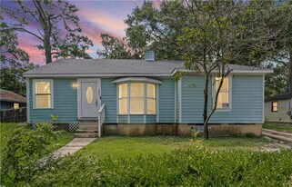 2063 S Gimon Cir in Mobile, AL - Building Photo