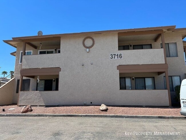 3716 Snorkel Cir