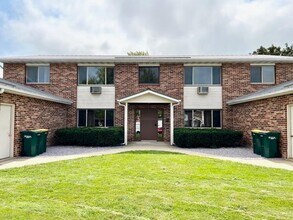 443 Farnham St in Marshall, WI - Building Photo - Building Photo