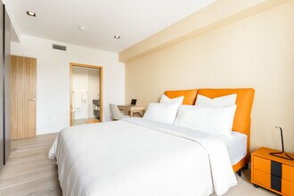 547 N Sweetzer Ave in West Hollywood, CA - Building Photo - Building Photo