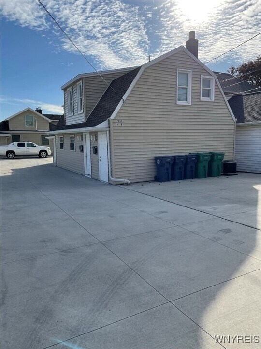 7203 Buffalo Ave in Niagara Falls, NY - Building Photo