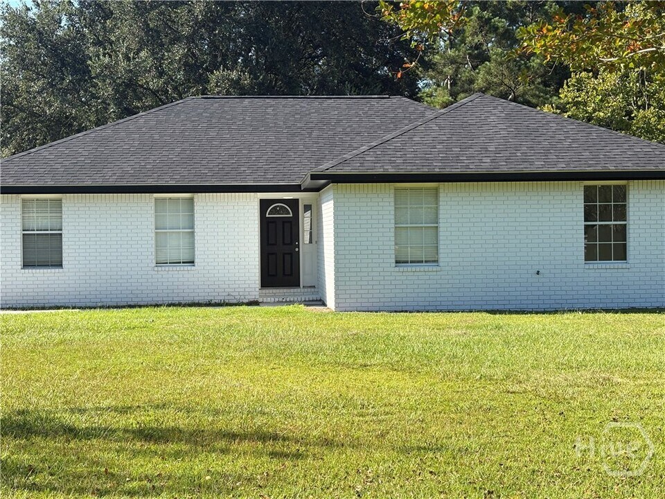 170 Glasgow St in Ellabell, GA - Building Photo