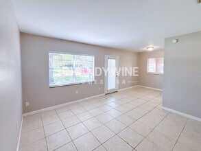 6028 Flora Terrace in Apollo Beach, FL - Building Photo - Building Photo