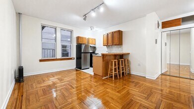 707 W 171st St, Unit 1A in New York, NY - Foto de edificio - Building Photo