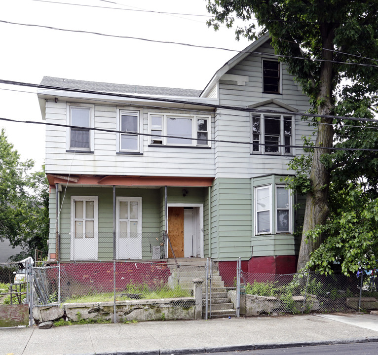 204-206 Hamilton Ave in Paterson, NJ - Building Photo