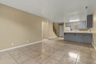 Cedar Park Apartments in Chico, CA - Building Photo - Building Photo