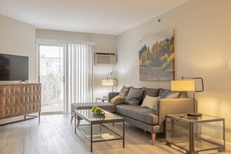 Rivers Edge Apartments in Waukesha, WI - Building Photo - Interior Photo