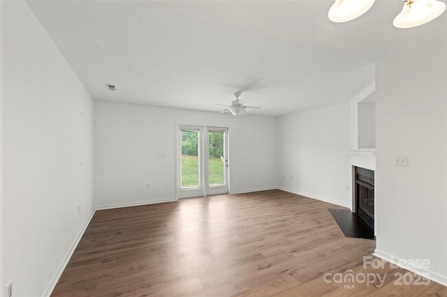 39 Thea Ln in Fletcher, NC - Building Photo - Building Photo
