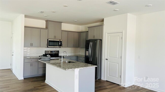 2125 Riverstone Blvd in Monroe, NC - Building Photo - Building Photo