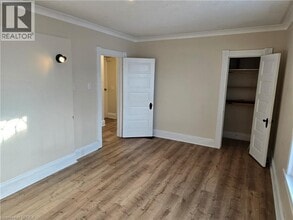 60 Lynnwood Ave in Simcoe, ON - Building Photo - Building Photo