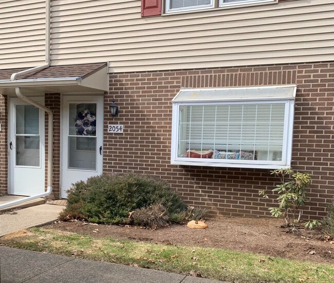 property at 2054 Mary Ellen Ln