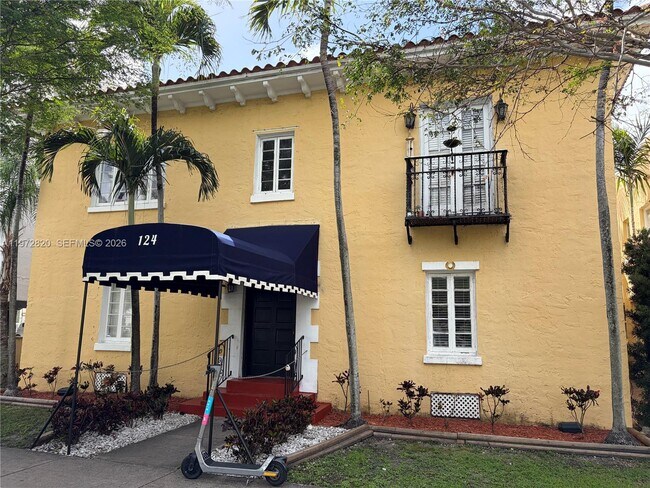 124 Mendoza Ave in Coral Gables, FL - Building Photo - Building Photo