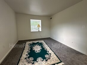 5810 Cove Landing Rd in Burke, VA - Building Photo - Building Photo