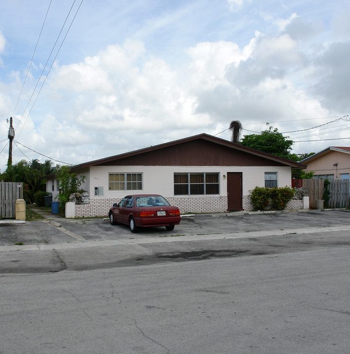 1881 NW 59th Way in Fort Lauderdale, FL - Building Photo