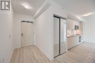 15 Richardson St in Toronto, ON - Building Photo - Building Photo