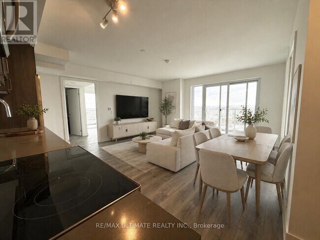1010 Sandy Beach Rd in Pickering, ON - Building Photo - Building Photo