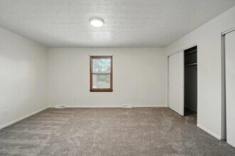 263 N Ashbrook Cir, Unit 263 N Ashbrook Unit A in Lakeside Park, KY - Building Photo - Building Photo