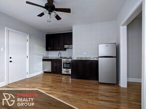 612 W Patterson Ave in Chicago, IL - Building Photo - Building Photo